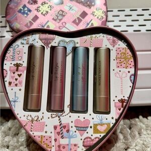 Beauty Concepts by Nicole Miller Lip Balm 4-Pack 
 Collection gift set